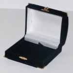 Velour Treasure Chest Large Pendant Box