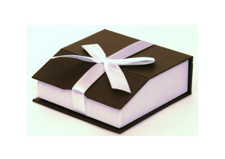 Linen Paper Utility/Large Pendant Box with Magnetic Closure