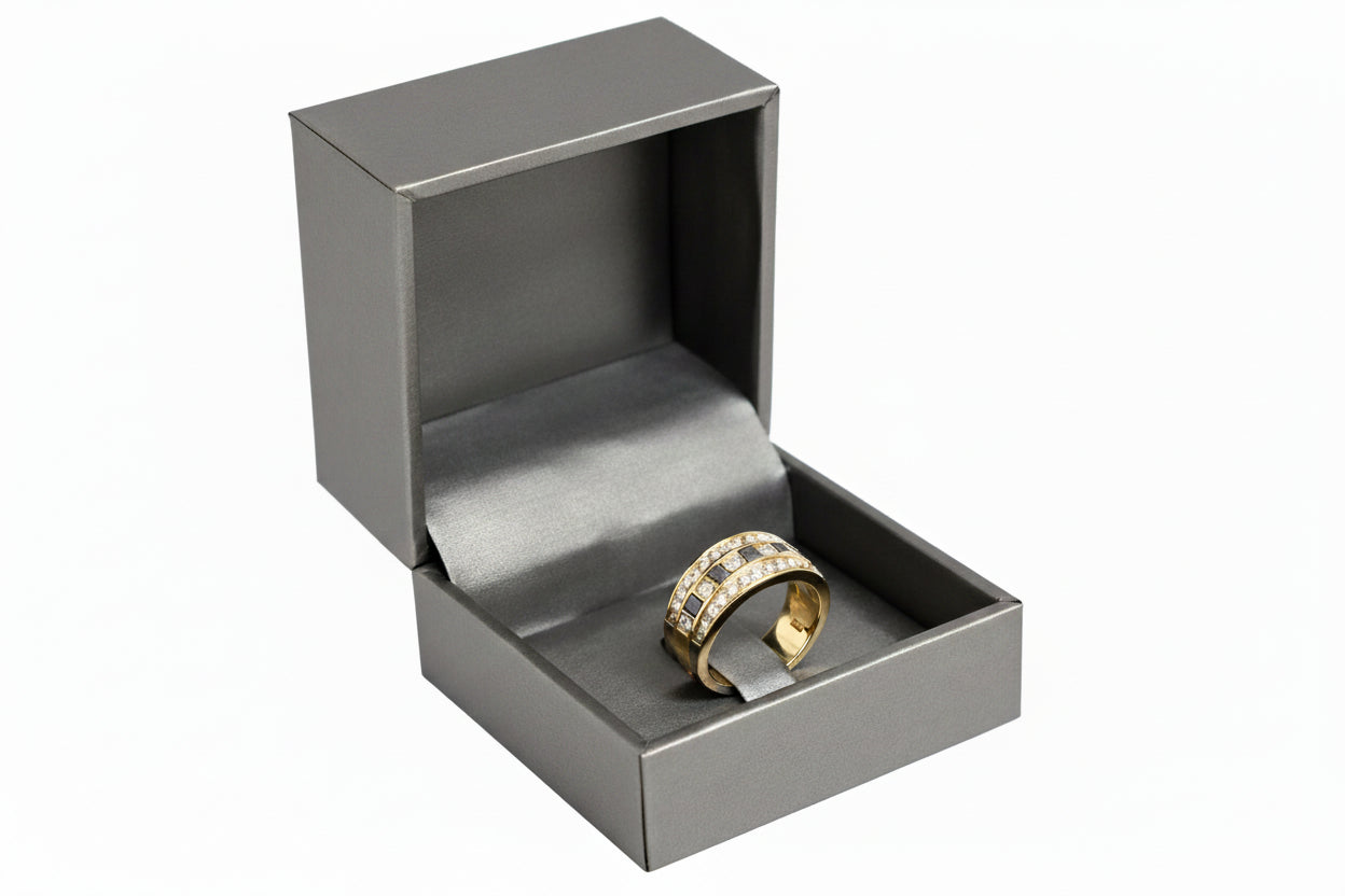 Silver Leatherette Ring Clip Box