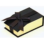 Linen Paper Pendant Box with Magnetic Closure