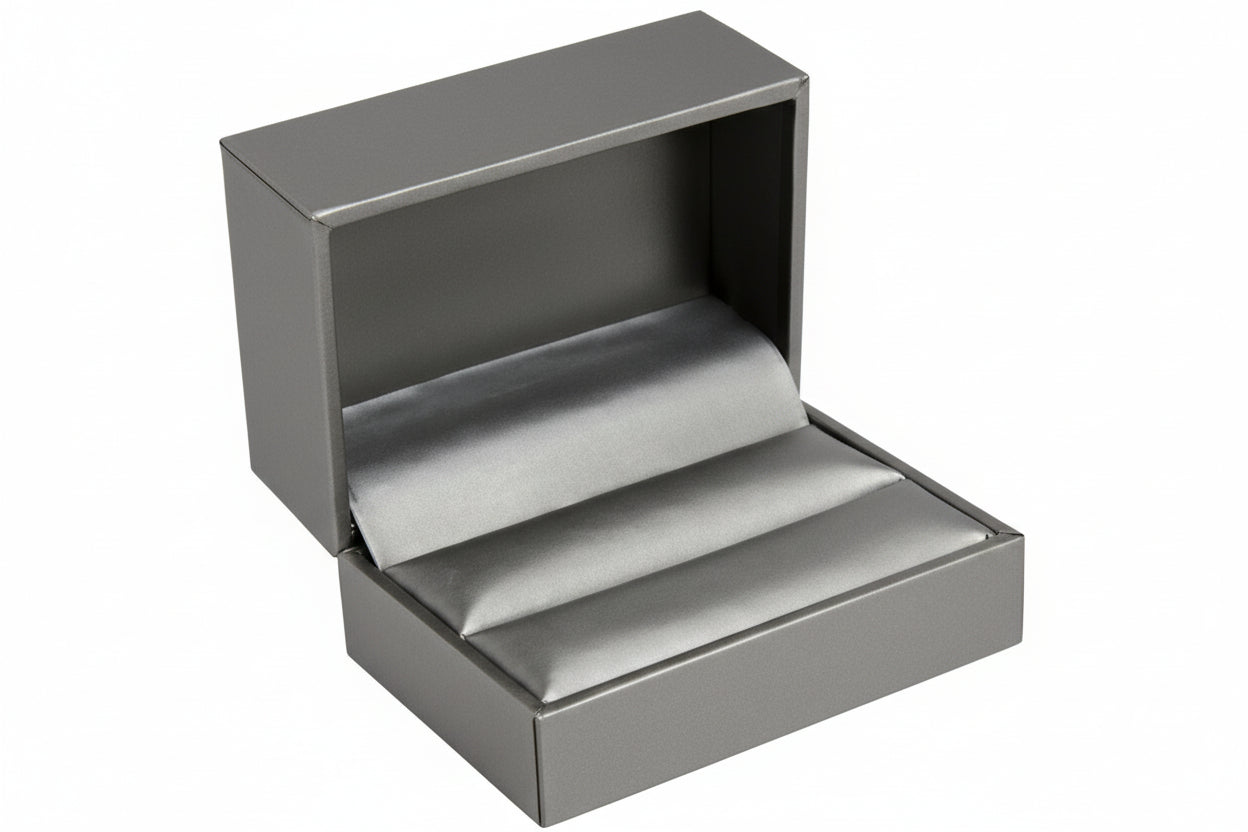 Silver Leatherette Double Ring Slit Box