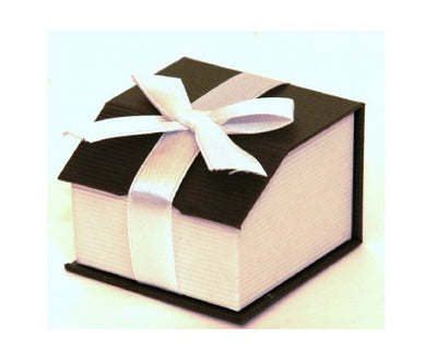 Linen Paper Ring Box with Magnetic Closure