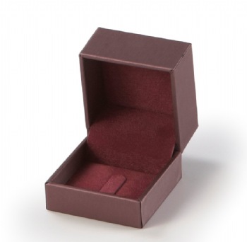 Burgundy Leatherette Ring Clip Box